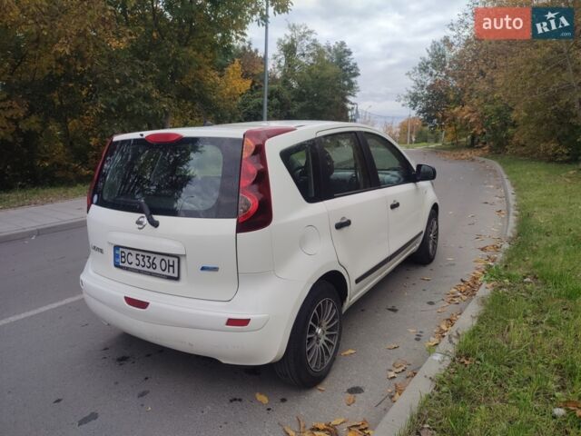 Білий Ніссан Ноут, об'ємом двигуна 1.39 л та пробігом 199 тис. км за 5500 $, фото 2 на Automoto.ua