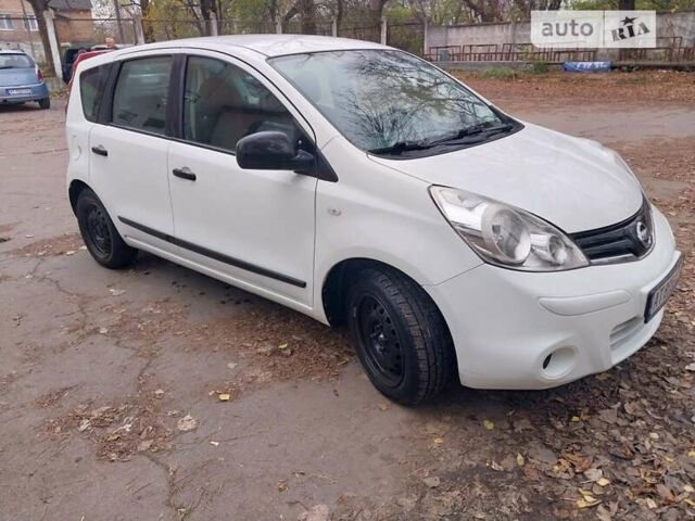 Белый Ниссан Ноут, объемом двигателя 1.39 л и пробегом 210 тыс. км за 4200 $, фото 5 на Automoto.ua