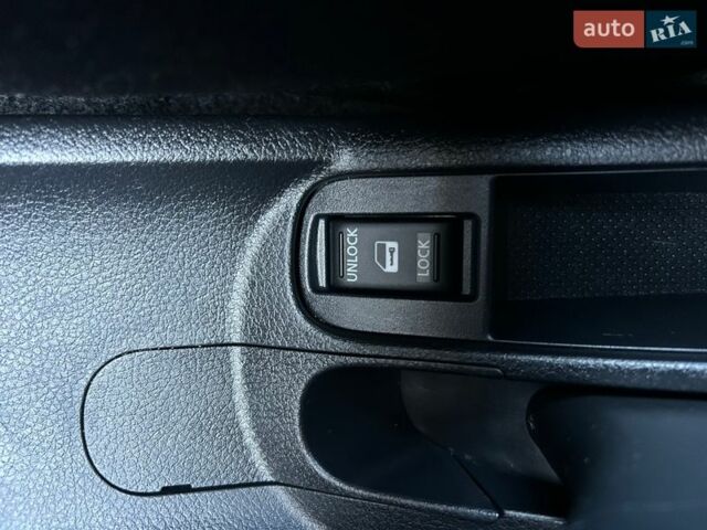 Белый Ниссан Ноут, объемом двигателя 1.4 л и пробегом 207 тыс. км за 5750 $, фото 34 на Automoto.ua