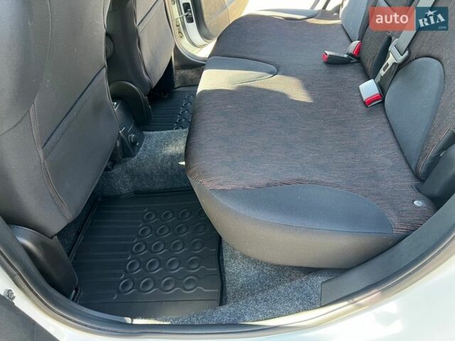 Белый Ниссан Ноут, объемом двигателя 1.6 л и пробегом 80 тыс. км за 8400 $, фото 18 на Automoto.ua