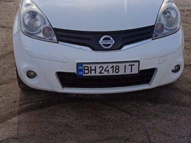 Белый Ниссан Ноут, объемом двигателя 1.46 л и пробегом 187 тыс. км за 5500 $, фото 1 на Automoto.ua