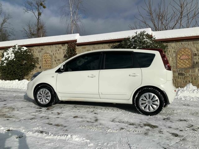 Белый Ниссан Ноут, объемом двигателя 1.6 л и пробегом 155 тыс. км за 6800 $, фото 4 на Automoto.ua