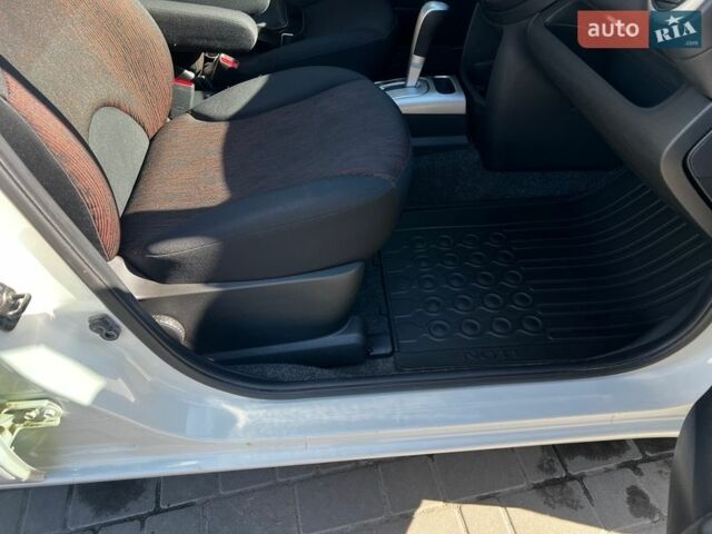 Белый Ниссан Ноут, объемом двигателя 1.6 л и пробегом 80 тыс. км за 8400 $, фото 17 на Automoto.ua