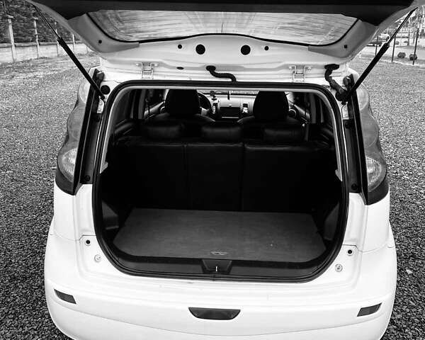 Белый Ниссан Ноут, объемом двигателя 1.5 л и пробегом 219 тыс. км за 6500 $, фото 7 на Automoto.ua