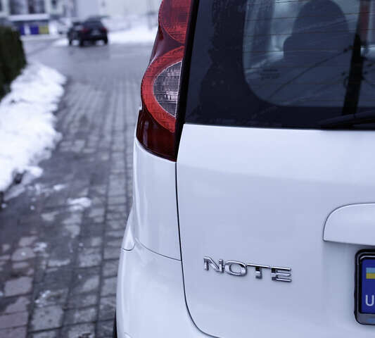 Белый Ниссан Ноут, объемом двигателя 1.6 л и пробегом 105 тыс. км за 6999 $, фото 1 на Automoto.ua