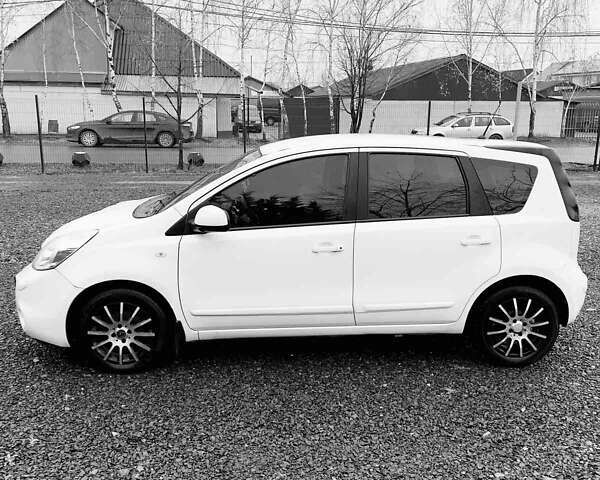 Белый Ниссан Ноут, объемом двигателя 1.5 л и пробегом 219 тыс. км за 6500 $, фото 1 на Automoto.ua