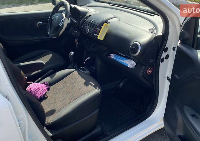 Белый Ниссан Ноут, объемом двигателя 1.39 л и пробегом 152 тыс. км за 5300 $, фото 8 на Automoto.ua
