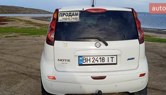 Ніссан Ноут 2010 у Доброслав (Комінтернівське) на Automoto.ua Білий Ніссан Ноут, об'ємом двигуна 1.46 л та пробігом 187 тис. км за 6200 $, фото 3 на Automoto.ua