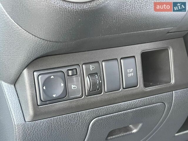 Білий Ніссан Ноут, об'ємом двигуна 1.39 л та пробігом 240 тис. км за 6490 $, фото 23 на Automoto.ua