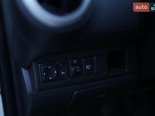 Белый Ниссан Ноут, объемом двигателя 1.6 л и пробегом 105 тыс. км за 6999 $, фото 7 на Automoto.ua