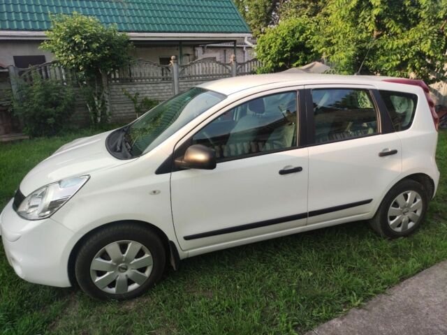 Белый Ниссан Ноут, объемом двигателя 1.4 л и пробегом 203 тыс. км за 5250 $, фото 2 на Automoto.ua