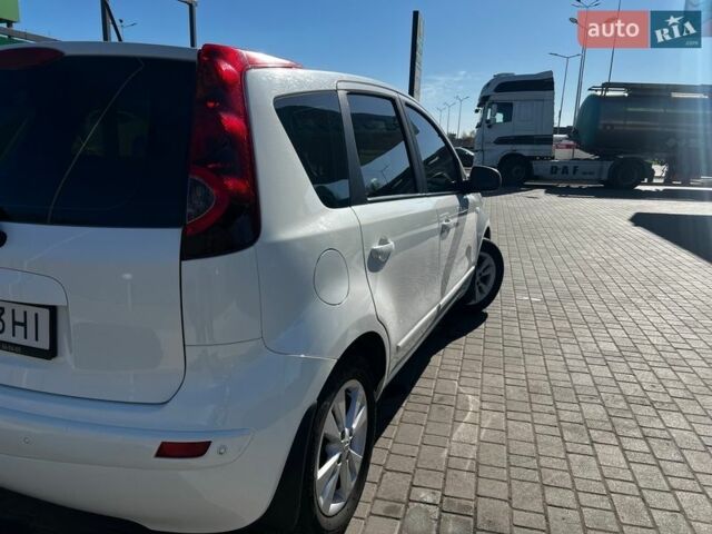 Белый Ниссан Ноут, объемом двигателя 1.6 л и пробегом 80 тыс. км за 8400 $, фото 5 на Automoto.ua