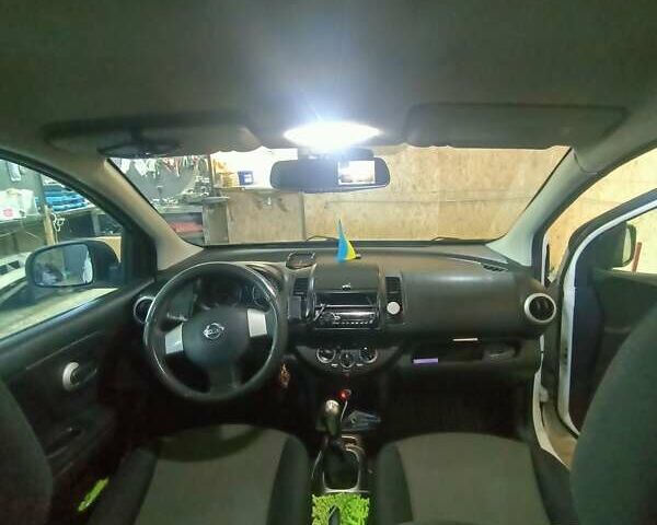 Белый Ниссан Ноут, объемом двигателя 1.39 л и пробегом 275 тыс. км за 5200 $, фото 8 на Automoto.ua