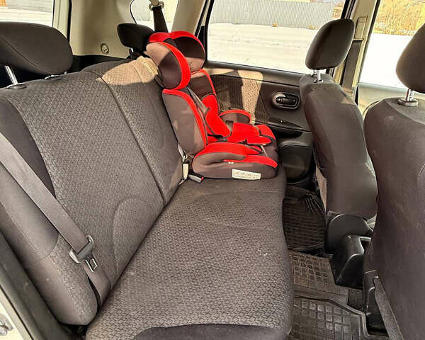 Белый Ниссан Ноут, объемом двигателя 1.5 л и пробегом 108 тыс. км за 6200 $, фото 5 на Automoto.ua