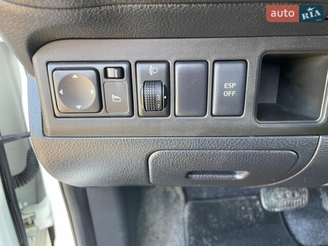 Белый Ниссан Ноут, объемом двигателя 1.6 л и пробегом 279 тыс. км за 6490 $, фото 11 на Automoto.ua