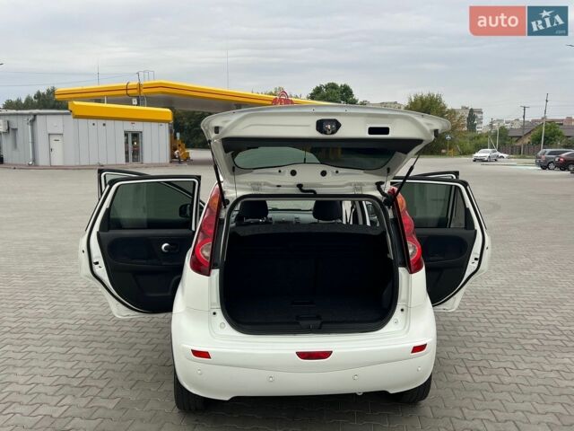 Белый Ниссан Ноут, объемом двигателя 1.6 л и пробегом 150 тыс. км за 7950 $, фото 108 на Automoto.ua