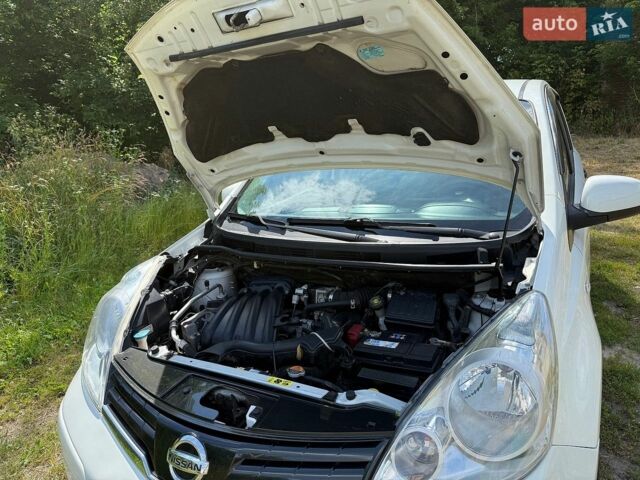 Білий Ніссан Ноут, об'ємом двигуна 1.6 л та пробігом 240 тис. км за 6600 $, фото 7 на Automoto.ua