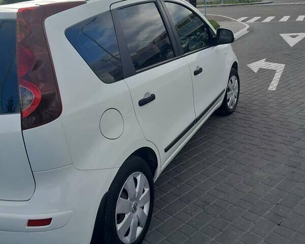Білий Ніссан Ноут, об'ємом двигуна 1.39 л та пробігом 131 тис. км за 6500 $, фото 8 на Automoto.ua