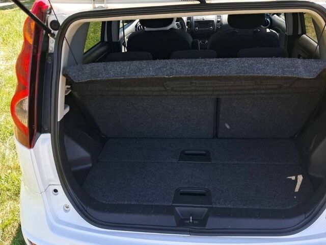 Белый Ниссан Ноут, объемом двигателя 1.46 л и пробегом 226 тыс. км за 5100 $, фото 8 на Automoto.ua