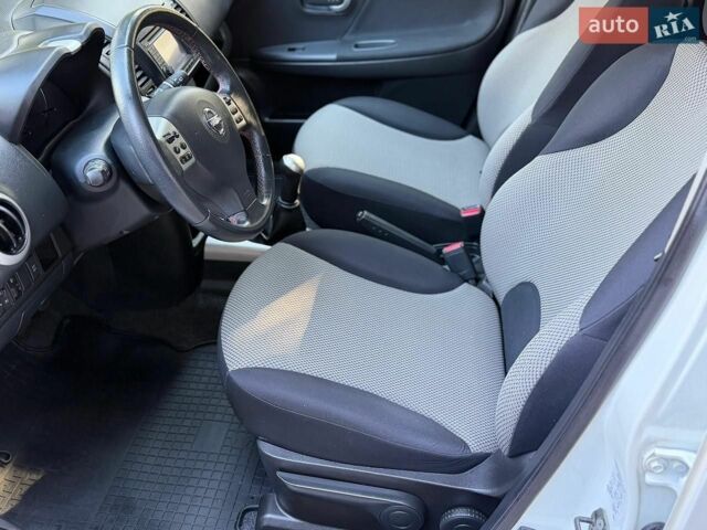 Білий Ніссан Ноут, об'ємом двигуна 1.4 л та пробігом 171 тис. км за 6200 $, фото 15 на Automoto.ua