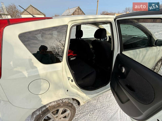 Белый Ниссан Ноут, объемом двигателя 1.5 л и пробегом 108 тыс. км за 6200 $, фото 3 на Automoto.ua