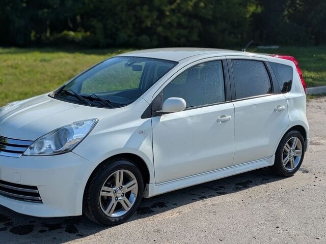 Білий Ніссан Ноут, об'ємом двигуна 1.4 л та пробігом 119 тис. км за 6200 $, фото 4 на Automoto.ua