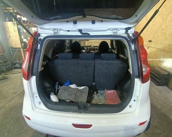 Белый Ниссан Ноут, объемом двигателя 1.39 л и пробегом 275 тыс. км за 5200 $, фото 7 на Automoto.ua