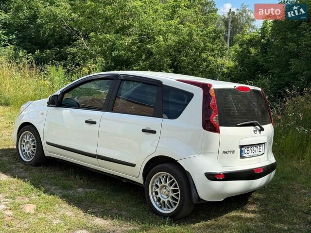 Белый Ниссан Ноут, объемом двигателя 1.6 л и пробегом 240 тыс. км за 6600 $, фото 3 на Automoto.ua