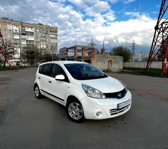 Білий Ніссан Ноут, об'ємом двигуна 1.39 л та пробігом 270 тис. км за 5500 $, фото 6 на Automoto.ua