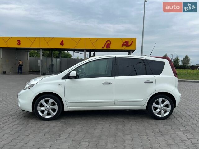Белый Ниссан Ноут, объемом двигателя 1.6 л и пробегом 150 тыс. км за 7950 $, фото 2 на Automoto.ua