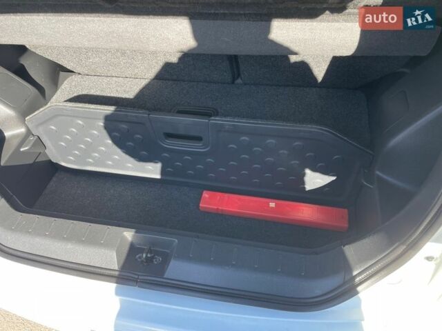 Белый Ниссан Ноут, объемом двигателя 1.6 л и пробегом 279 тыс. км за 6490 $, фото 21 на Automoto.ua