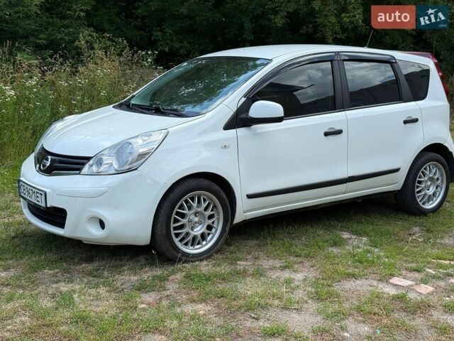 Белый Ниссан Ноут, объемом двигателя 1.6 л и пробегом 240 тыс. км за 6600 $, фото 18 на Automoto.ua