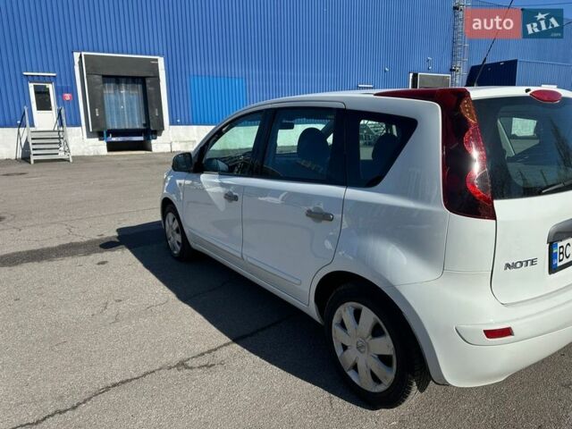 Белый Ниссан Ноут, объемом двигателя 1.6 л и пробегом 279 тыс. км за 6490 $, фото 2 на Automoto.ua