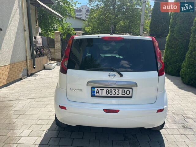 Білий Ніссан Ноут, об'ємом двигуна 1.6 л та пробігом 117 тис. км за 6900 $, фото 3 на Automoto.ua
