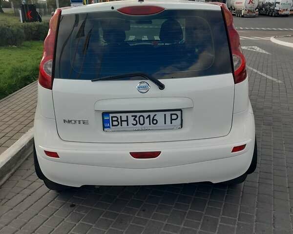 Білий Ніссан Ноут, об'ємом двигуна 1.39 л та пробігом 131 тис. км за 6500 $, фото 14 на Automoto.ua
