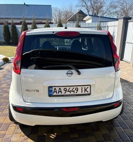 Білий Ніссан Ноут, об'ємом двигуна 1.6 л та пробігом 233 тис. км за 7000 $, фото 12 на Automoto.ua
