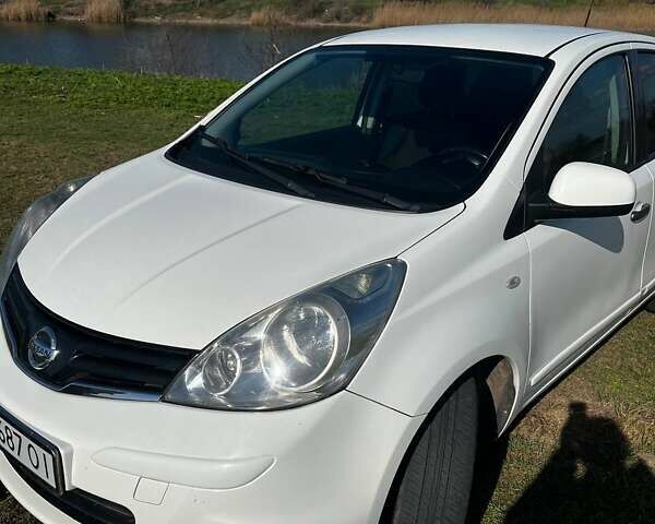 Белый Ниссан Ноут, объемом двигателя 1.39 л и пробегом 298 тыс. км за 6000 $, фото 9 на Automoto.ua