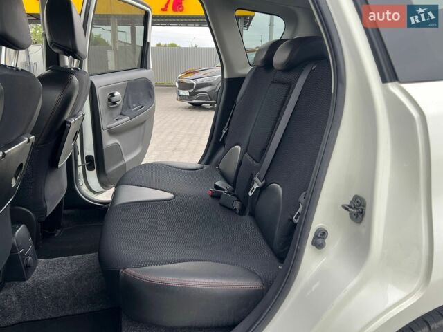 Белый Ниссан Ноут, объемом двигателя 1.6 л и пробегом 150 тыс. км за 7950 $, фото 66 на Automoto.ua
