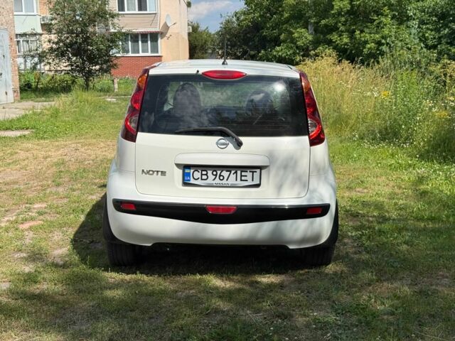 Білий Ніссан Ноут, об'ємом двигуна 1.6 л та пробігом 240 тис. км за 6600 $, фото 5 на Automoto.ua