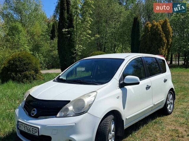 Белый Ниссан Ноут, объемом двигателя 1.46 л и пробегом 226 тыс. км за 5800 $, фото 2 на Automoto.ua