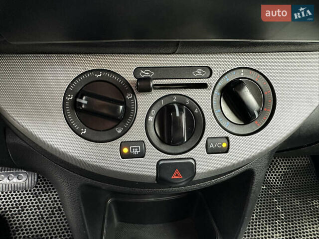 Білий Ніссан Ноут, об'ємом двигуна 1.6 л та пробігом 104 тис. км за 7600 $, фото 29 на Automoto.ua