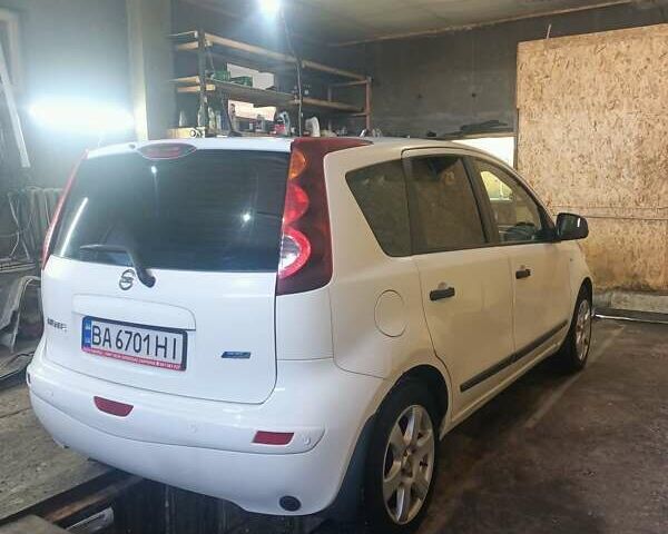 Белый Ниссан Ноут, объемом двигателя 1.39 л и пробегом 275 тыс. км за 5200 $, фото 5 на Automoto.ua