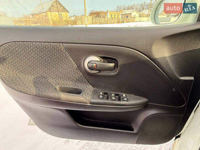 Белый Ниссан Ноут, объемом двигателя 1.5 л и пробегом 108 тыс. км за 6200 $, фото 12 на Automoto.ua