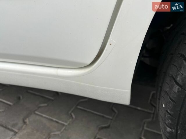 Белый Ниссан Ноут, объемом двигателя 1.6 л и пробегом 150 тыс. км за 7950 $, фото 29 на Automoto.ua