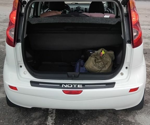 Белый Ниссан Ноут, объемом двигателя 1.5 л и пробегом 299 тыс. км за 6000 $, фото 6 на Automoto.ua