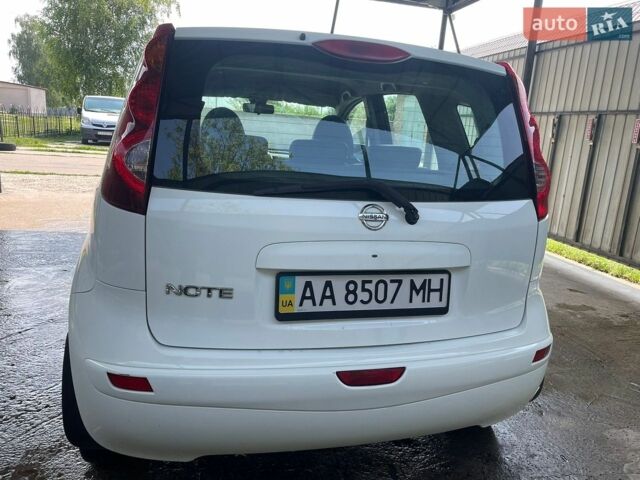 Білий Ніссан Ноут, об'ємом двигуна 1.6 л та пробігом 178 тис. км за 6700 $, фото 6 на Automoto.ua