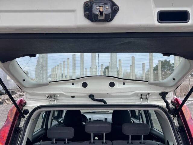 Белый Ниссан Ноут, объемом двигателя 1.5 л и пробегом 340 тыс. км за 4700 $, фото 17 на Automoto.ua