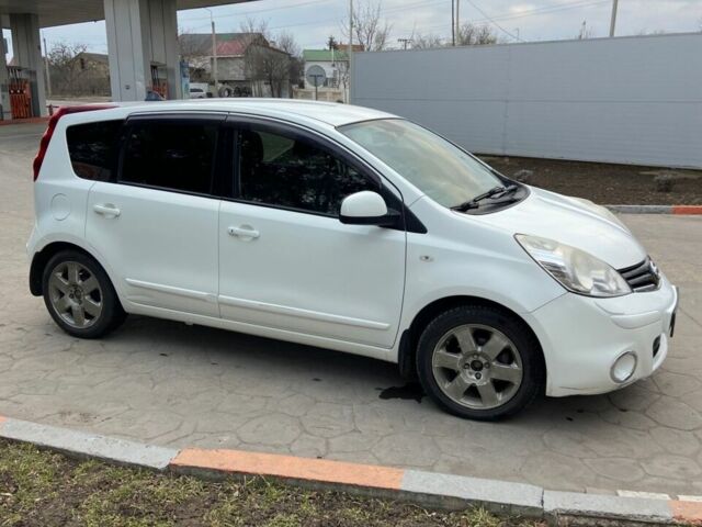 Белый Ниссан Ноут, объемом двигателя 1.6 л и пробегом 134 тыс. км за 7300 $, фото 1 на Automoto.ua