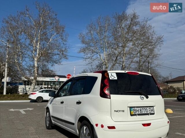 Белый Ниссан Ноут, объемом двигателя 1.39 л и пробегом 129 тыс. км за 8000 $, фото 5 на Automoto.ua
