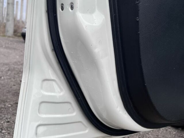 Белый Ниссан Ноут, объемом двигателя 1.5 л и пробегом 340 тыс. км за 4700 $, фото 8 на Automoto.ua